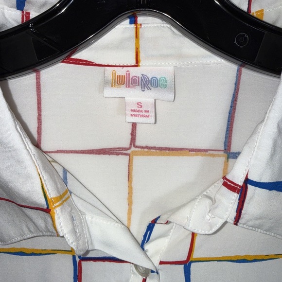 Lula Roe Women's Amy Geometric Pattern Check Blouse Tshirt Button Up Rayon Small - Picture 2 of 7